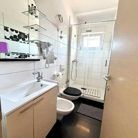 Appartement With A - C In 58156